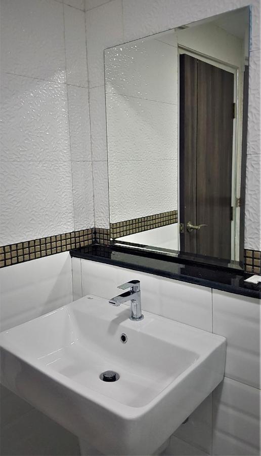La Capannina Hotel Patong ภายนอก รูปภาพ