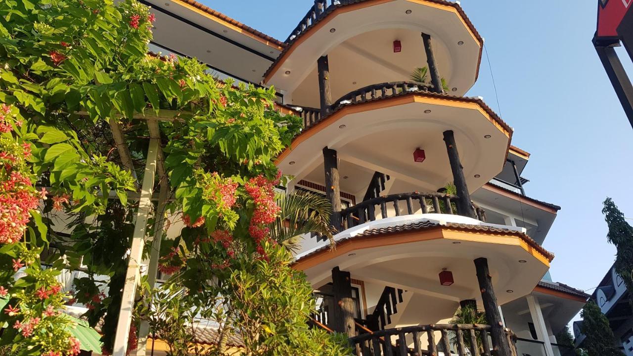 La Capannina Hotel Patong ภายนอก รูปภาพ