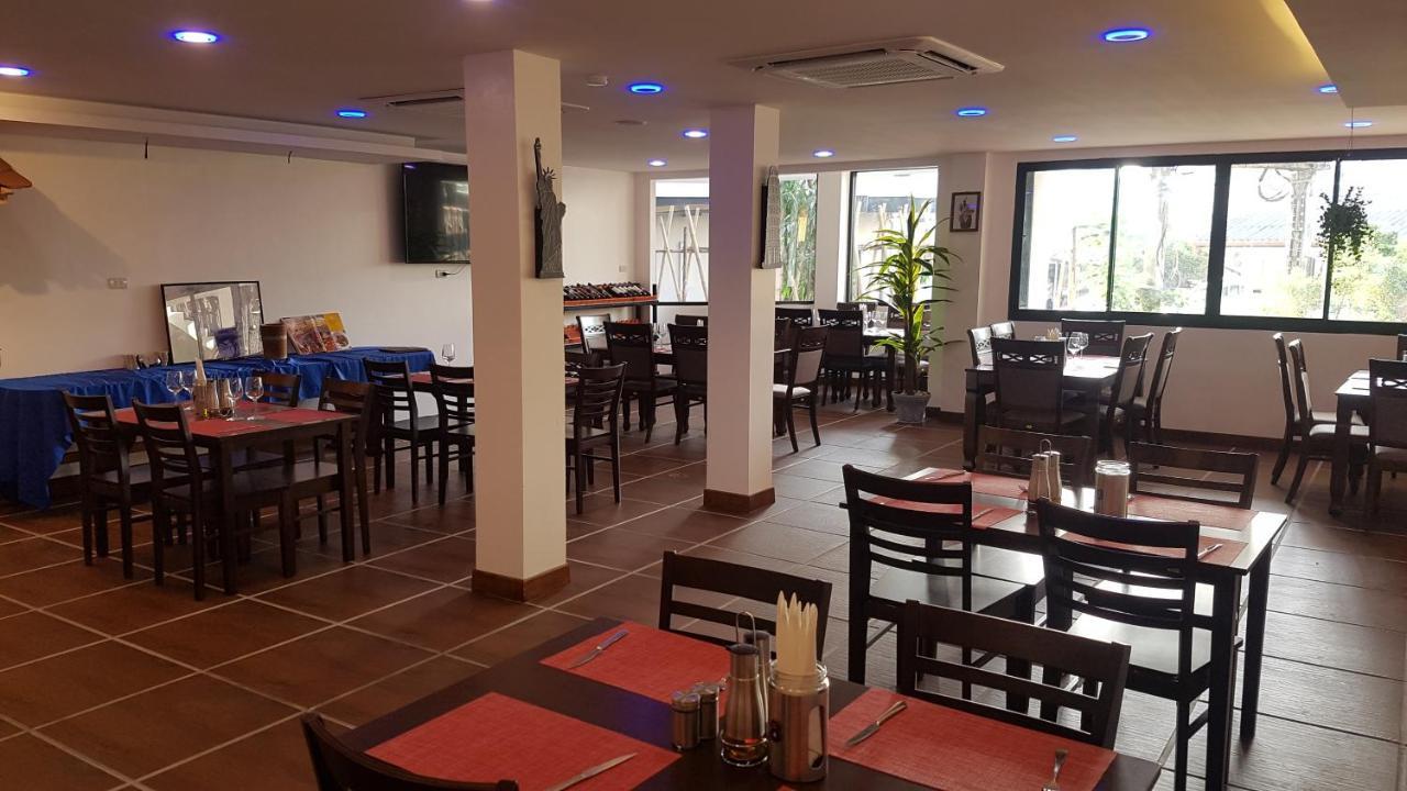 La Capannina Hotel Patong ภายนอก รูปภาพ